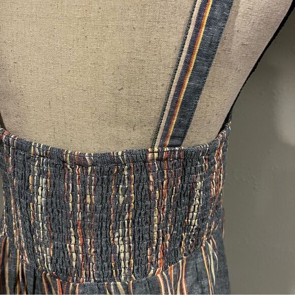 V-neck striped tank top with fake button closure - Picture 6 of 12